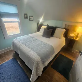 Camp Nova a Cozy Cedar-Clad Cottage in Scenic Tangier, Canada - Chambre