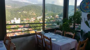 Two Flowers Hotel - Restaurant