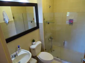 Jaco Beach Apartments - Bathroom