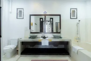 Cheva Gallery Boutique Hotel - Bathroom