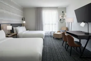 TownePlace Suites by Marriott Montreal Airport - Quarto