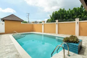Luxuriöses, modernes und zeitgenössisches Haus mit brandneuem Pool in Manor Park - Pool