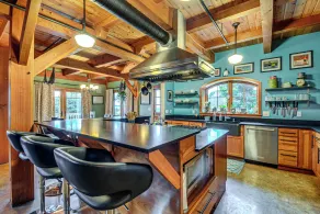 Vashon Island Retreat: Sound Views & Beach Access! - Innenbereich