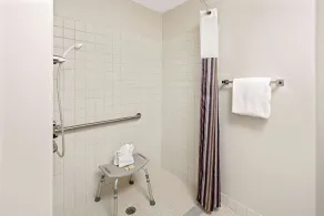 La Quinta by Wyndham Naples East (I-75) - Salle de bain