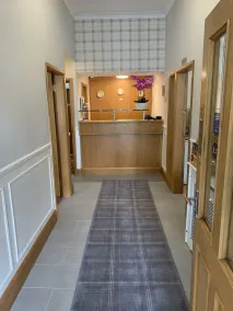 The Westlynne Hotel & Apartments Free Parking Near Manchester Centre - Reception