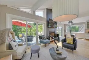 Alluring Hampton Bays Hideaway < 2 Mi to Beach! - Innvendig