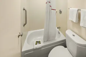 Red Roof Inn Chapel Hill - UNC - Salle de bain