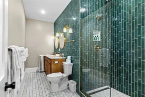 Historic Cotton Mansion by Heirloom Boutique Collection - Bad