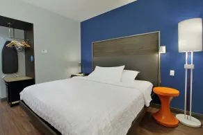Tru by Hilton Mobile - Room