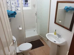 La Maison Hibiscus Self Catering Accommodation - Bathroom
