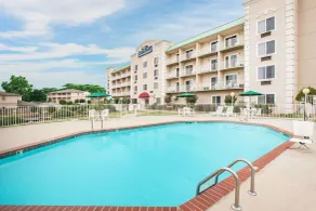Baymont on the lake by Wyndham Hot Springs - Piscine