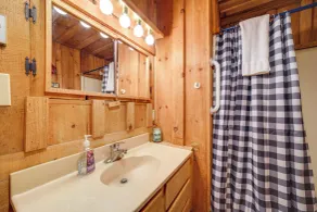 Rustic Cabin w/ Mountain Views! Elevation 4,400 - Badeværelse