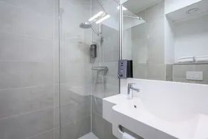 B&B HOTEL Brussels Centre Gare du Midi - Bathroom