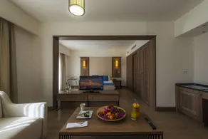 LIV Hotel by Bellazure - Room
