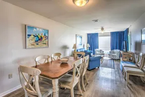 Beach & Boardwalk Access: North Myrtle Beach Condo - Intérieur