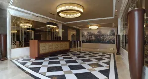 Garlon Residence - Interior entrance