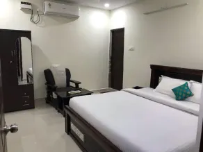Sri Kamakshi Bhavan - Room