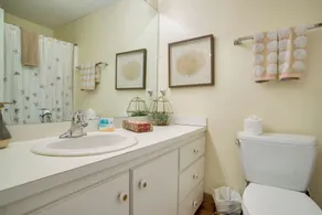 2 Mi to Beach: Charming Cape Cod Home w/ Patio! - Interiør