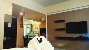 H&M One Palmtree Villas - Room