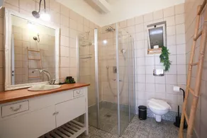 The White Chalet View - Bathroom