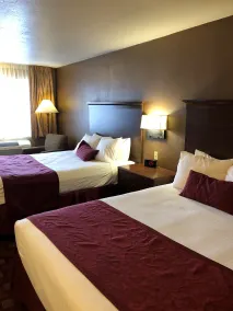 Days Inn & Suites by Wyndham Logan - Vue de la chambre