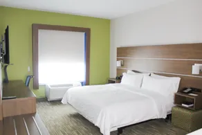 Holiday Inn Express & Suites Martinsville by IHG - Room