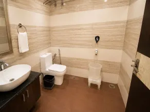 Hotel The White Tulip - Baño