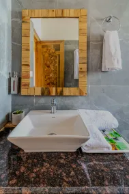 The Tahoma Stays- Mukteshwar - Bathroom
