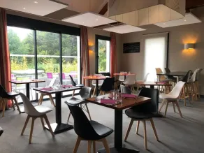 Logis Hotel Restaurant Au Chêne Vert, Saint-Brieuc - Restaurant