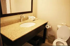 Days Inn & Suites by Wyndham Fort Saskatchewan - Salle de bain
