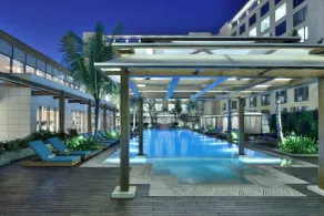 JW Marriott Mumbai Sahar Airport - Pool