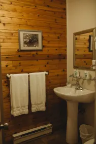 Carriage House Inn Four and a Half Stars - Bad