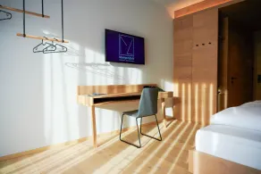 Wellness und Brunch Hotel MorgenZeit beheizter Naturteich Genuss Frühstück bis 13 Uhr Hochkönig Sommercard - Chambre
