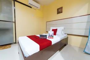 RedDoorz near Notre Dame of Dadiangas University - Chambre