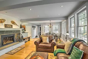 Belmont Home w/ Mtn View, 9 Mi to Gunstock Resort - Intérieur