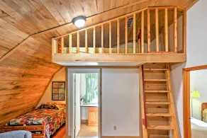 Rustic Taswell Cabin: Grill + Walk to Patoka Lake! - Innenbereich