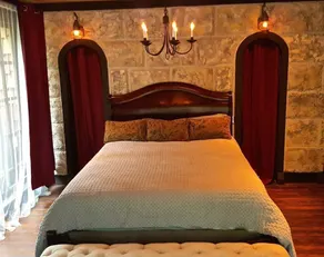 Stone Hearst - Habitación