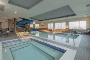 Fairfield Inn & Suites by Marriott Salmon Arm - Piscine