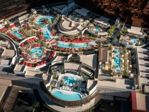 Conrad Las Vegas at Resorts World - Piscine