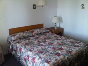 Embassy Motel - Room