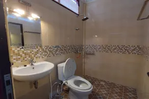 Rich Guesthouse - Bathroom