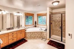 Evergreen Mountain Lodge - Bad