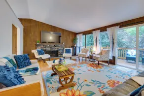Private Deck & Ample Space! Lake Forest Park Home - Interiør