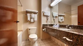 SureStay Plus by Best Western Edmond - Salle de bain