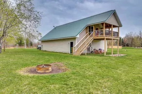 Cozy Solar-Powered Loft: Walk to Lake Champlain! - Interior
