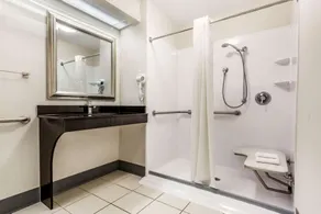 Quality Inn Lancaster - Salle de bain