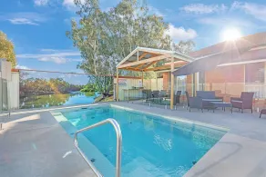 Golden River Motor Inn - Pool