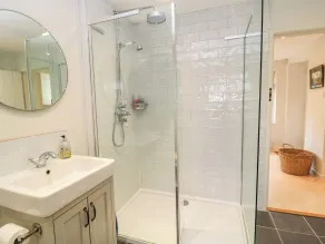 The Elm Coach House - Badezimmer
