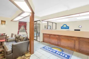 Days Inn by Wyndham Eufaula AL - Lobby