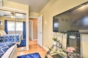 Detroit Home w/ Pool & Yard, 15 Mi to Downtown! - Værelse